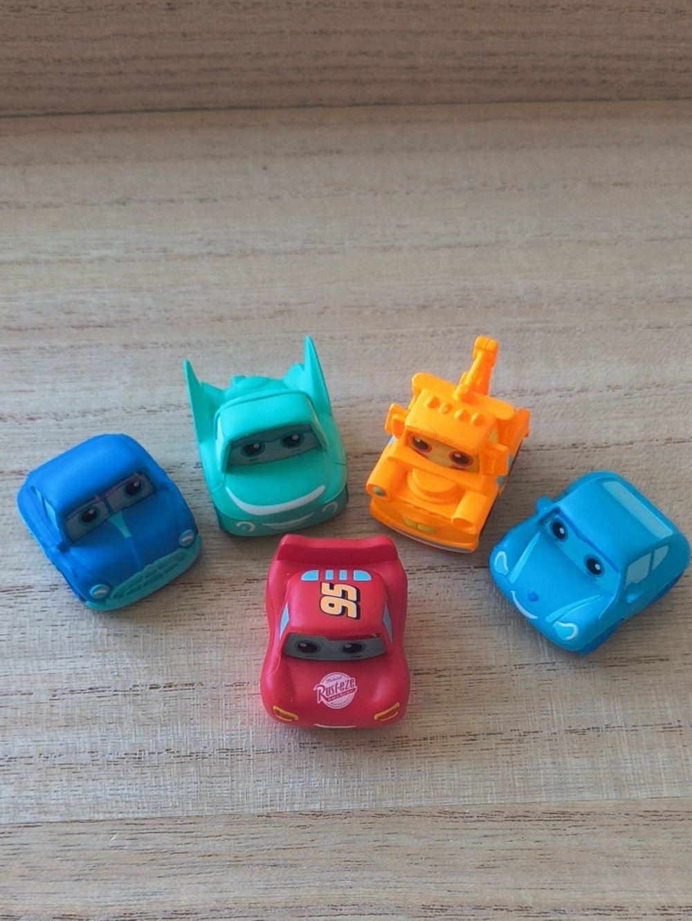 Disney Doorables Neon Cars
